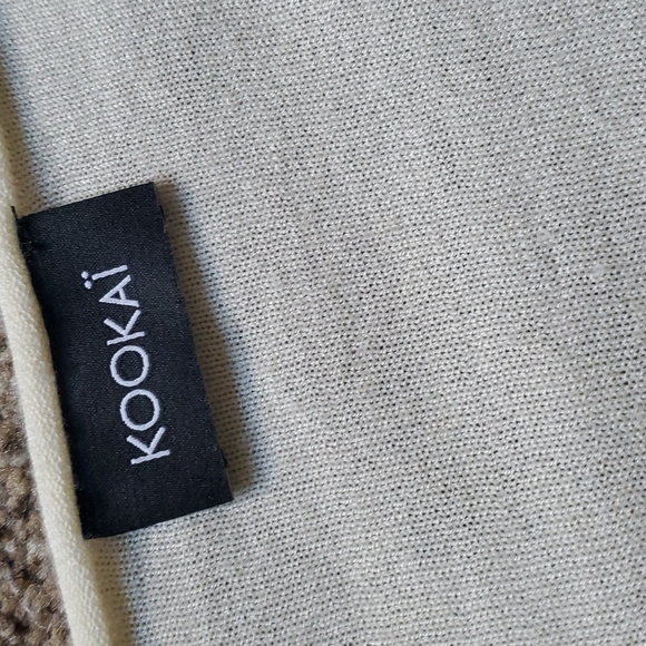 KOOKAI V-neck White/Cream Top - Picture 5 of 11